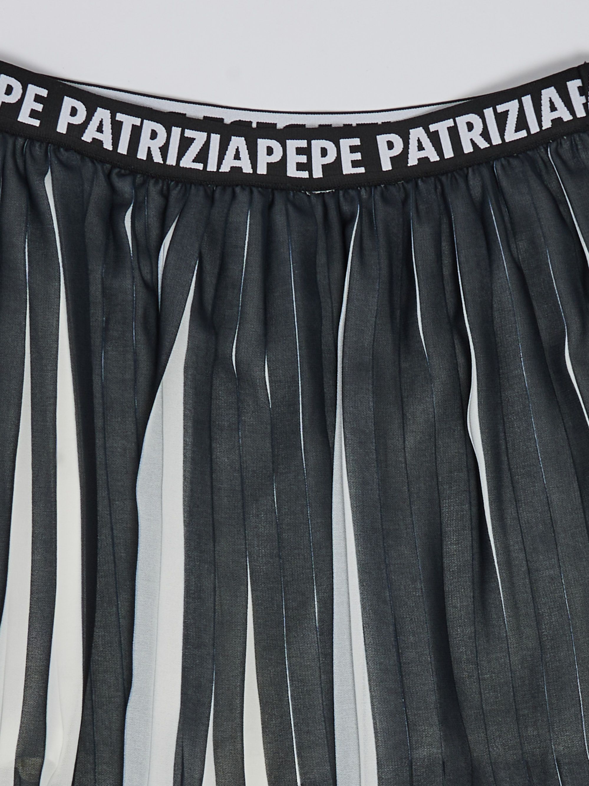 ワンピース PATRIZIA PEPE Women Mid Skirts CA1403 AQ39K103 Black PATRIZIA PEPE Skirt in Black | ABOUT YOU