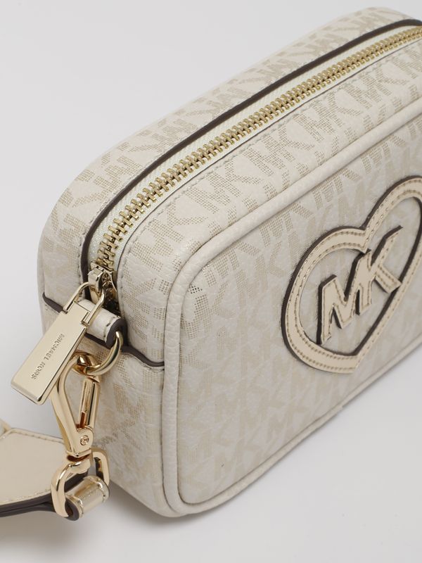 Michael Kors チェルヒニアハタフライフレムクラス MK4138B 3015 Michael Kors™ Cervinia MK4138B Butterfly Eyeglasses | EyeOns.com