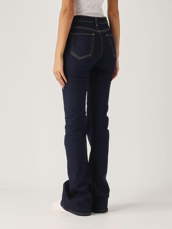 donna-abbigliamento-jeans-