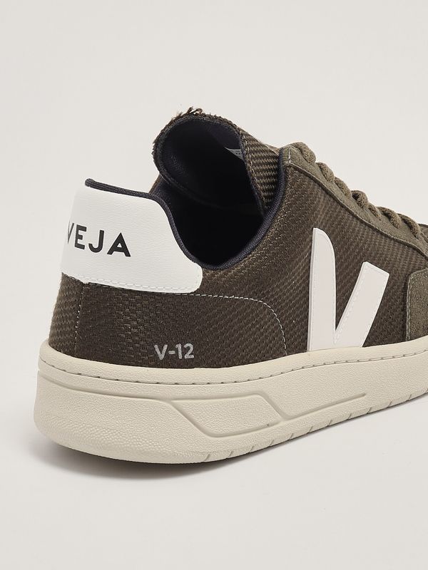 Veja V-12 men's sneakers in vegan leather and mesh
