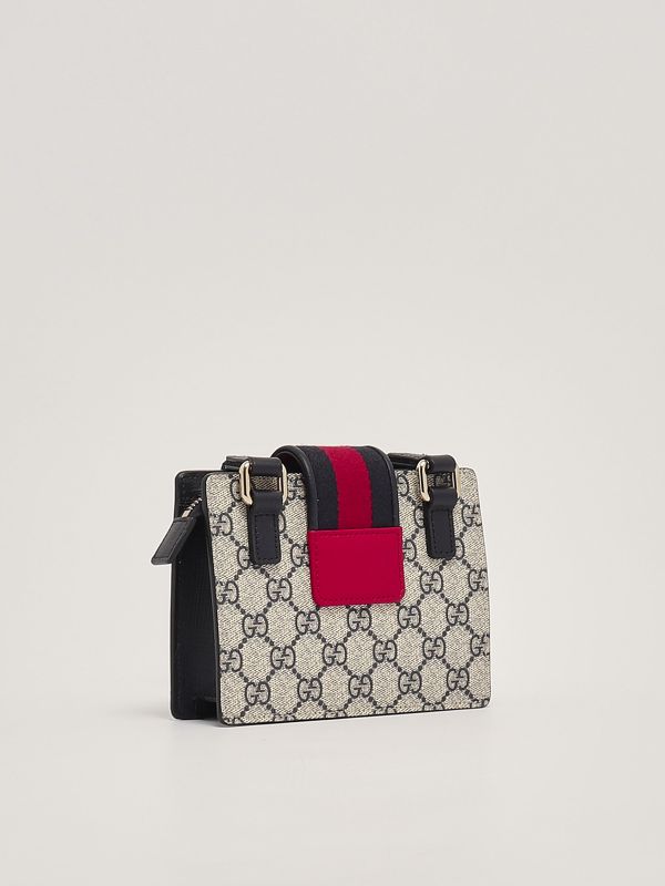 GUCCI バッグ グッチ バッグ 人気 GUCCI スーパーミニ ストロー エフェクト