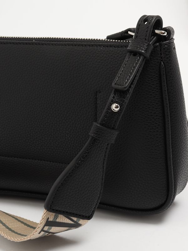 ARMANI EMPORIO 黒 レザー バッグ undefined