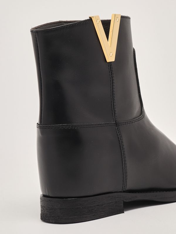 ロングブーツ VIA ROMA 15 FW25 STIVALE A V ORO (2568 NERO) Via Roma 15 boot in black leather with gold 