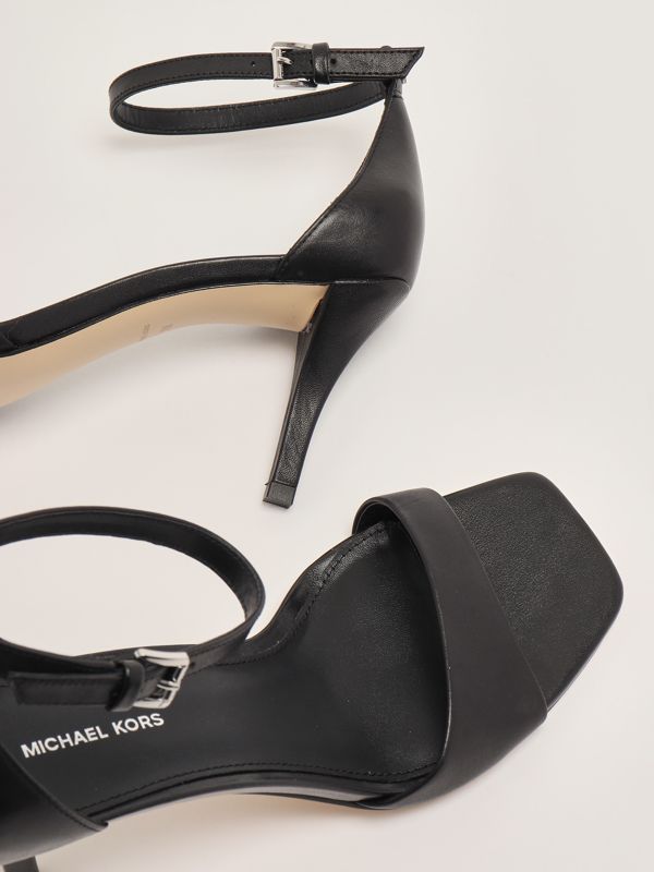 donna-scarpe-sandali-e-