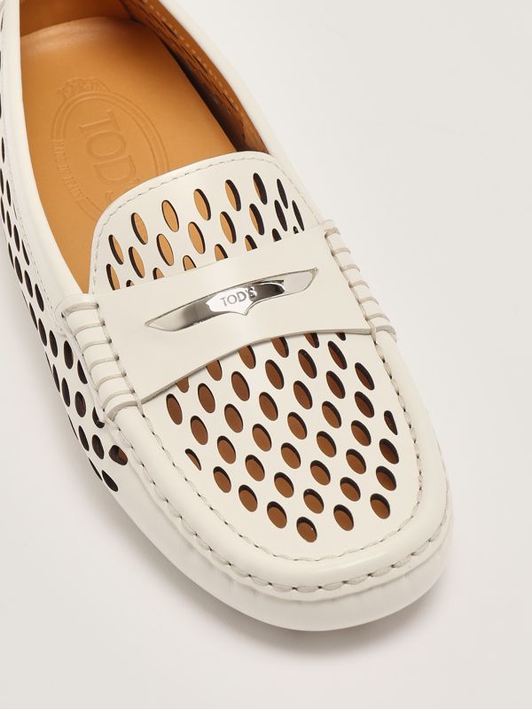 5. Mocassins en cuir pour femmes Crème Tod's xxw22l0jb10u18