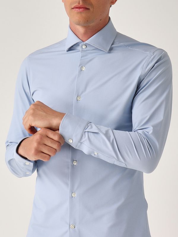 4. Chemise pour homme en tissu technique Céleste Guglielminotti 1361gje