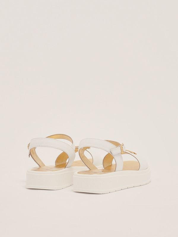 サンダル・ミュール ELISABETTA FRANCHI Nappa leather sandal with enamelled horse Elisabetta Franchi Nappa Leather Sandal With Enamelled