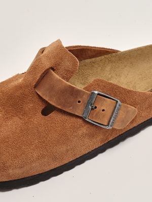 5. Sabot uomo Boston in pelle scamosciata Cognac