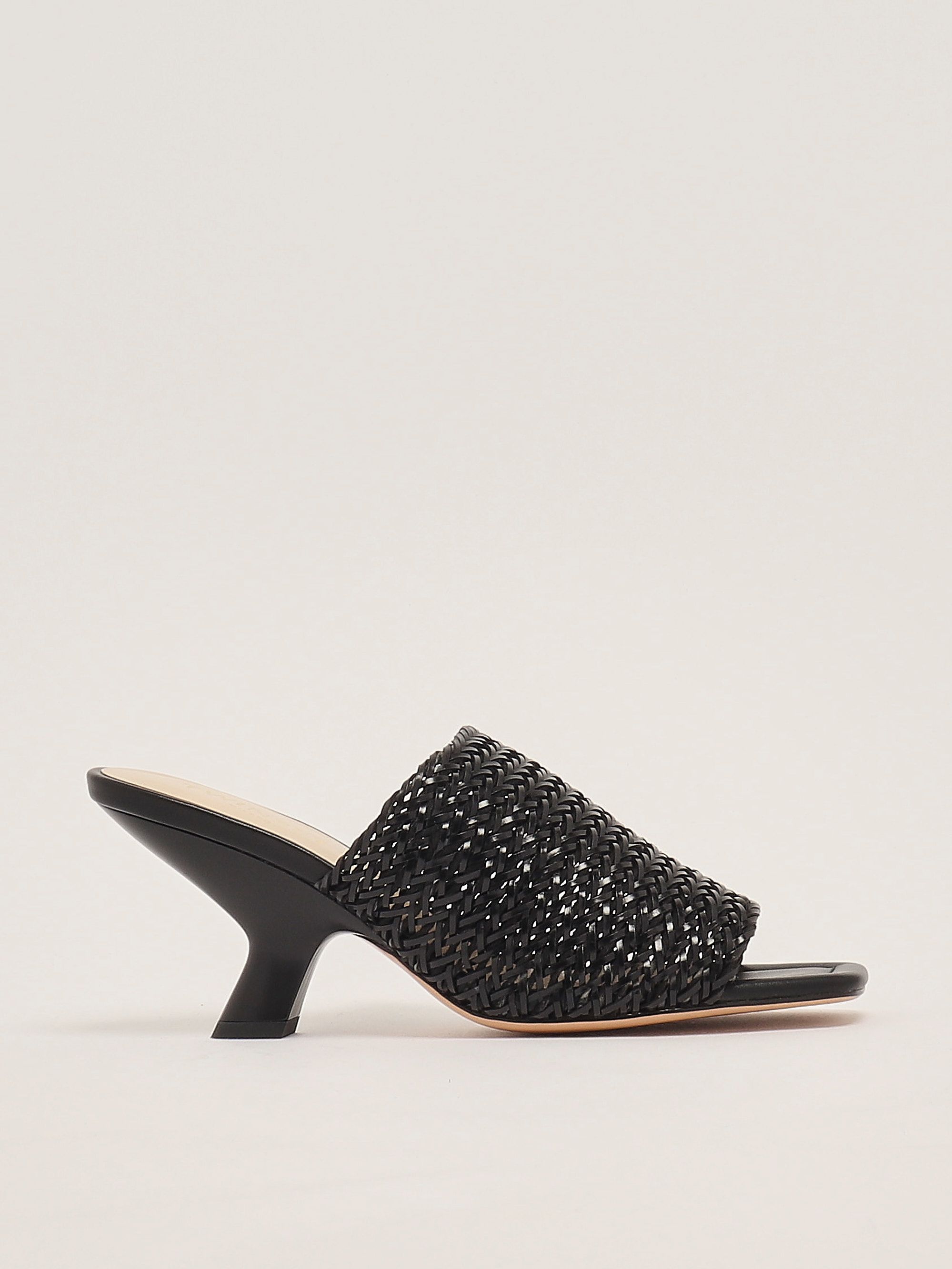 サンダル・ミュール SEBASTIAN SS23 'Cher' mules (SE1148 BLACK) The Row EMI サンダル - Black | FWRD