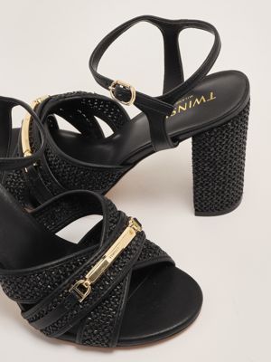 4. Women's raffia sandal Black