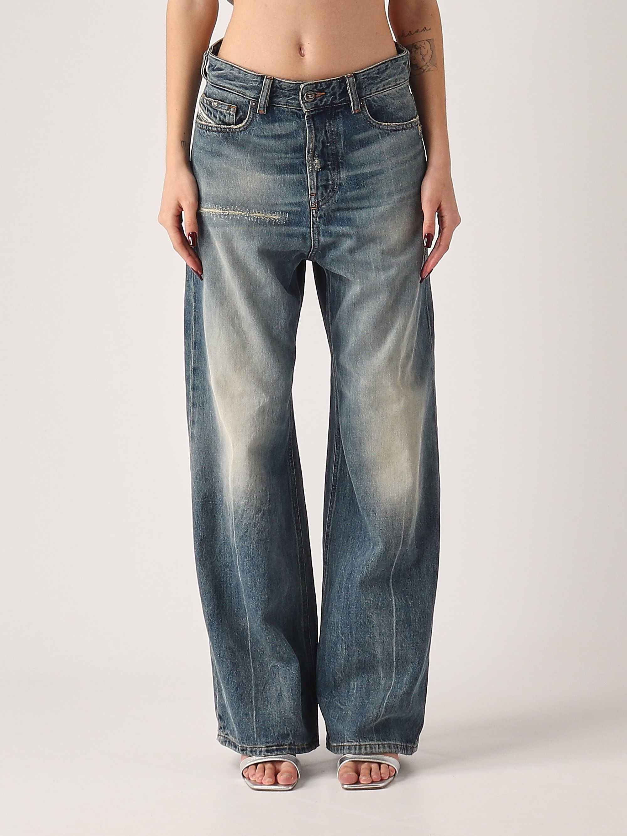 デニム・ジーパン DIESEL JEANS (A0692609L47) A16296_09L60_01_I.jpg