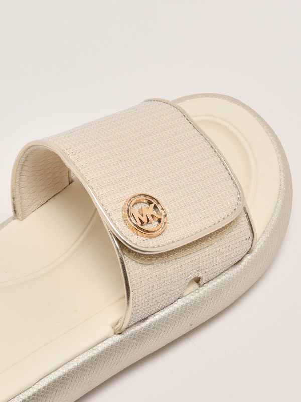 5. Raelynn Darby rubber slippers for girls Platinum Michael Kors mk01951