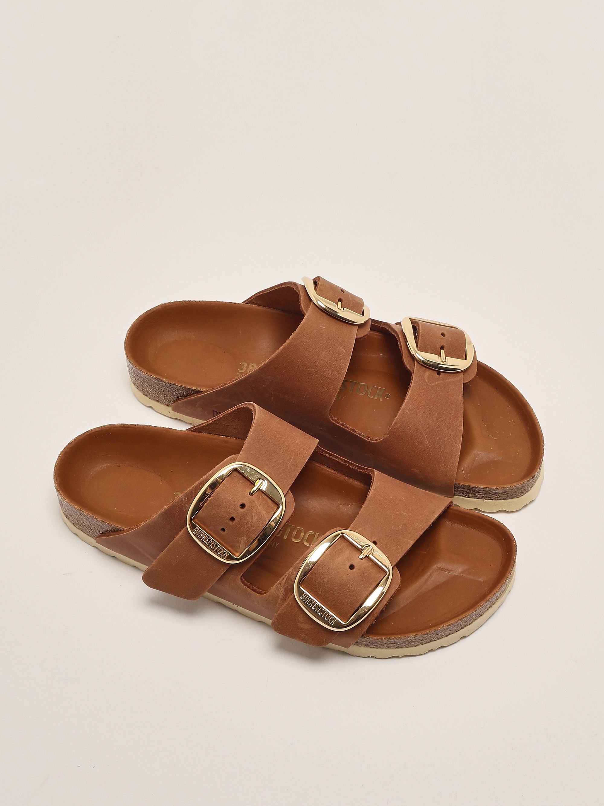 サンダル・ミュール BIG BUCKLE FLAT SANDALS IN OILED LEATHER (NARROW FIT) Birkenstock Milano Big Buckle Sandals | Free People