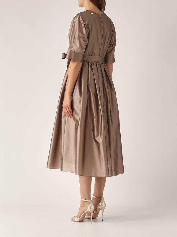 donna-abbigliamento-abiti-