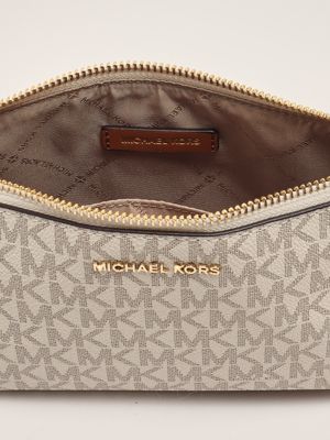 4. Jet Set women's imitation leather bag Vanilla