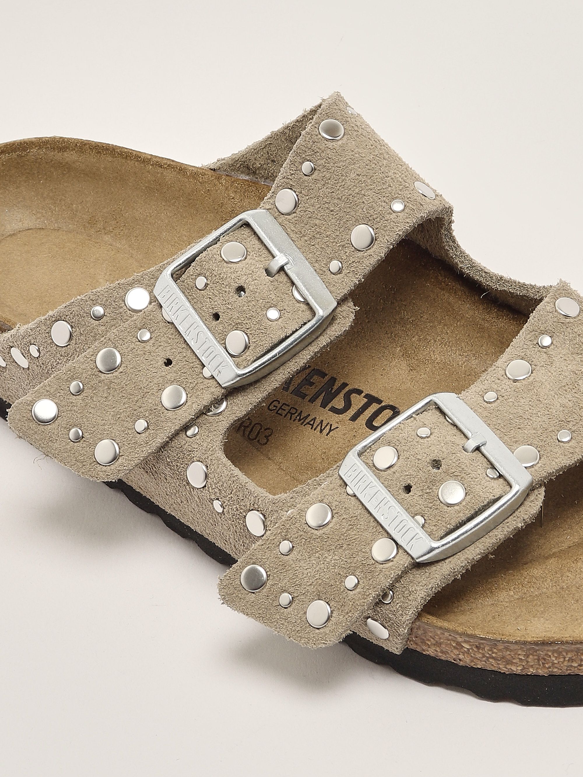 ［大人気！］BIRKENSTOCK ARIZONA RIVET SANDALS 1029390TAUPE Arizona Rivet Taupe - Narrow Width Hard Footbed - Morgans Shoes