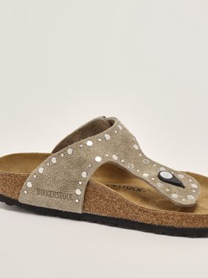 5. Gizeh Nieten-Sandale für Damen aus Wildleder Turteltaube