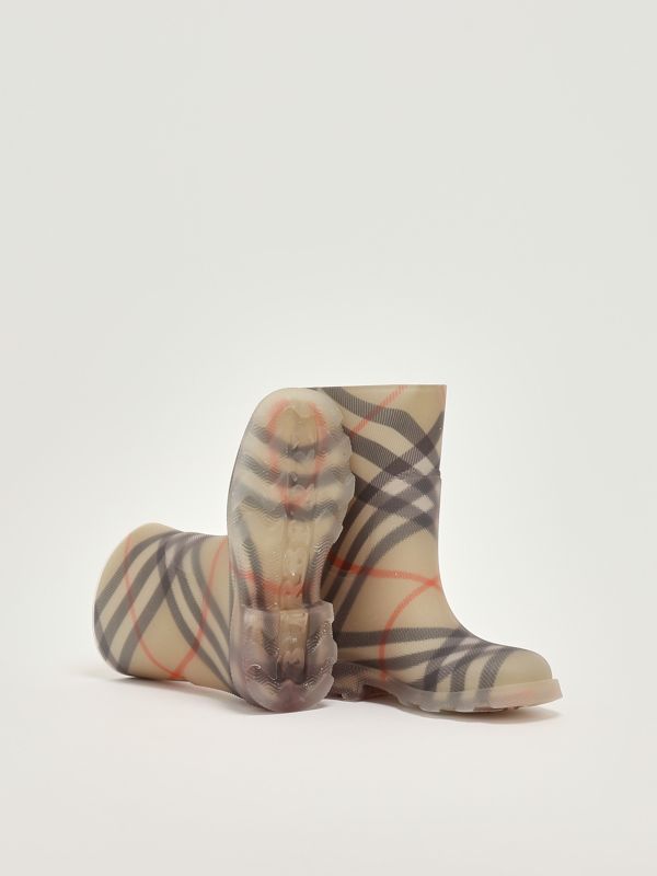 4. Bota de goma para niña Cuadros beige Burberry 8110064