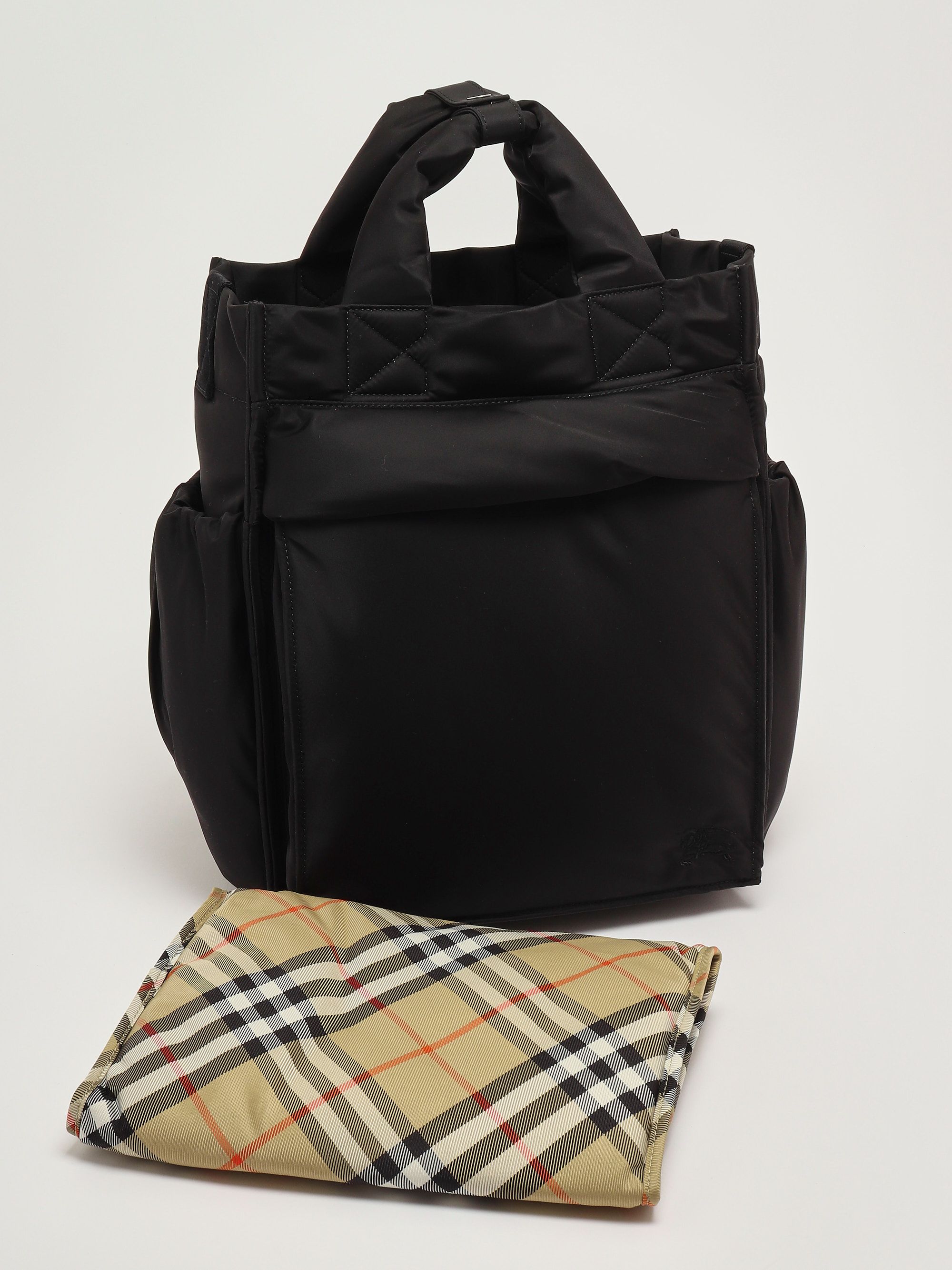 Ｋ*様 ほぼ新品同様BURBERRY ポケットバッグ ブラック　　極美品 000124500003.jpg?crop=0.