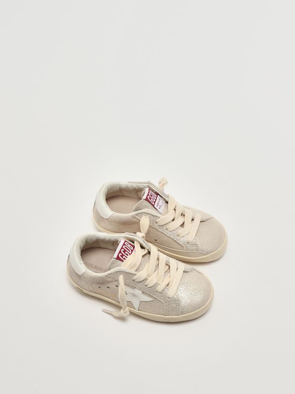 2. Zapatillas de niña Super Star de piel laminada Arena-Blanco Golden Goose gjf00101f007420