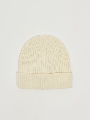 2. Bonnet fille en maille Beurre