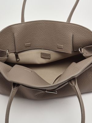 5. Borsa donna Aura Soft Large in pelle martellata Tortora Orciani b02201sof