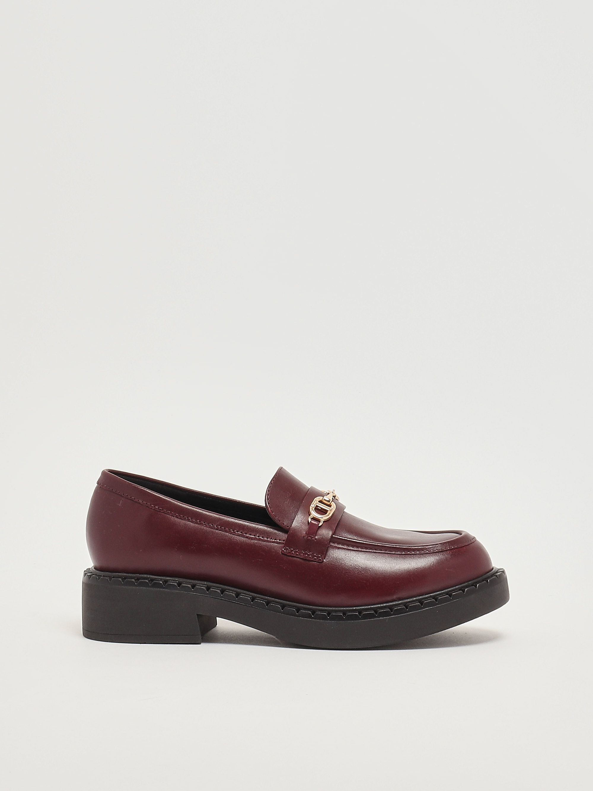 XTI 151076 Girls Loafer: Buy Online At Best Price In UAE