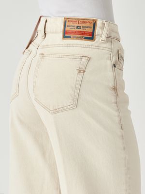 5. Damenjeans D-Akemi L.32 aus Stretch-Baumwolle Schmutziges Weiß Diesel a0362409m70