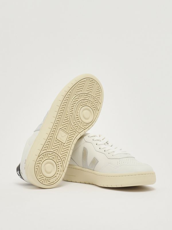 4. Zapatillas de mujer V-90 de piel Blanco-Plateado Veja vd2020910