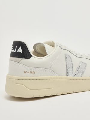 5. Zapatillas de mujer V-90 de piel Blanco-Plateado