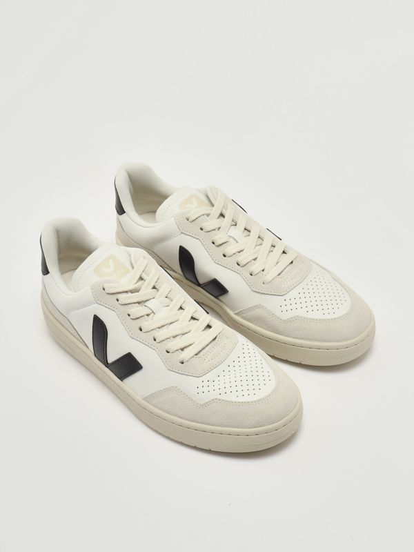 2. Sneakers V-90 en cuir O.T. et daim pour homme Blanc-Noir Veja vd2021061b