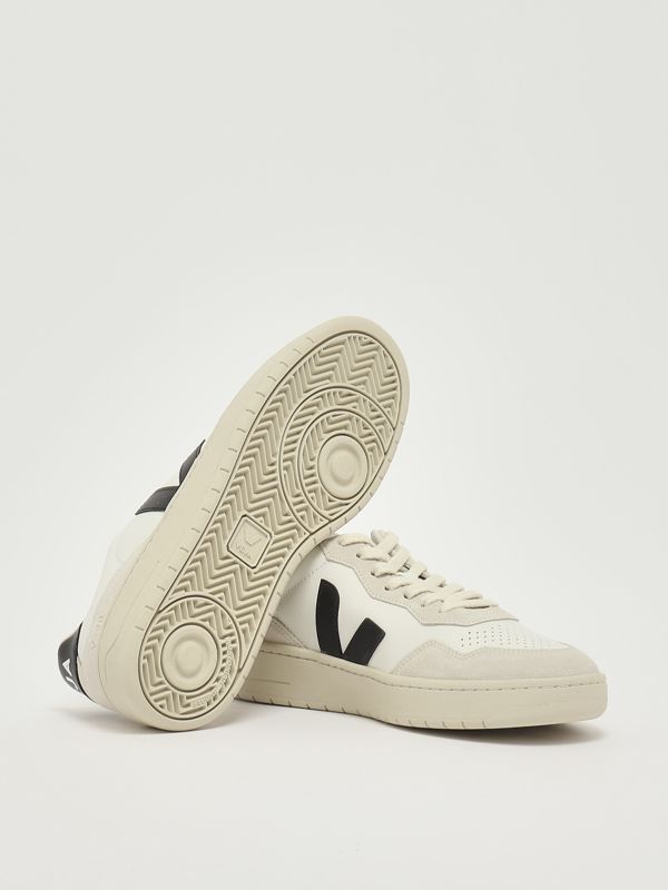 4. Sneakers V-90 en cuir O.T. et daim pour homme Blanc-Noir Veja vd2021061b