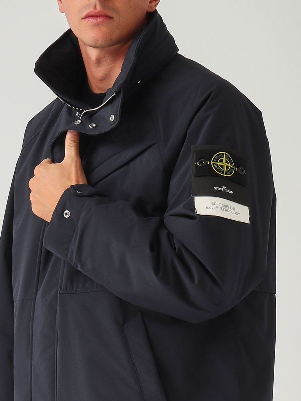 5. Cappotto uomo in soft shell stretch Navy Stone Island k2s15710002s0a27