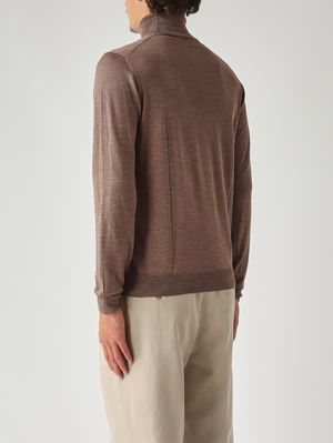 4. Jersey de hombre de cuello perkins en lana virgen y seda Camello