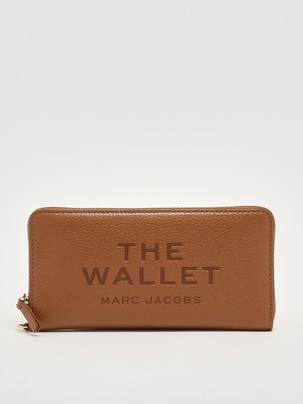 1. Portefeuille The Wallet en cuir pleine fleur pour femme Huile d'argan Marc Jacobs 2p4smp015s02