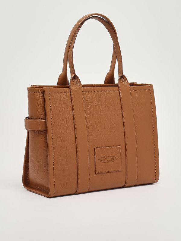 2. The Leather Large Tote Bag in full-grain leather for women Argan Oil Marc Jacobs h020l01fa21