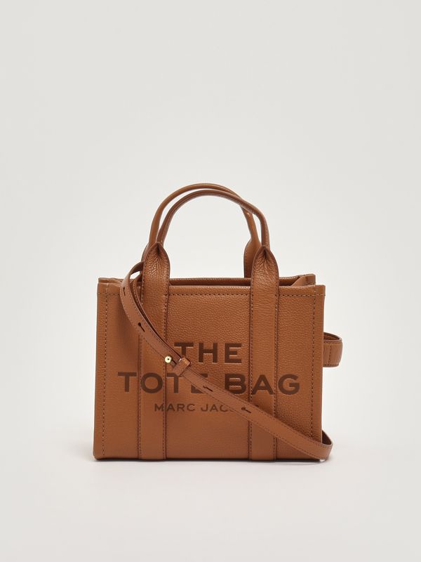 3. Bolso de mujer The Tote Bag Small en piel de plena flor Aceite de argán Marc Jacobs h009l01sp21