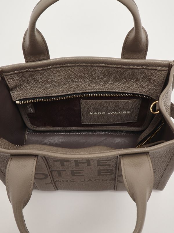 4. The Leather Small Tote Bag Small in full-grain leather for women Cement Marc Jacobs h009l01sp21