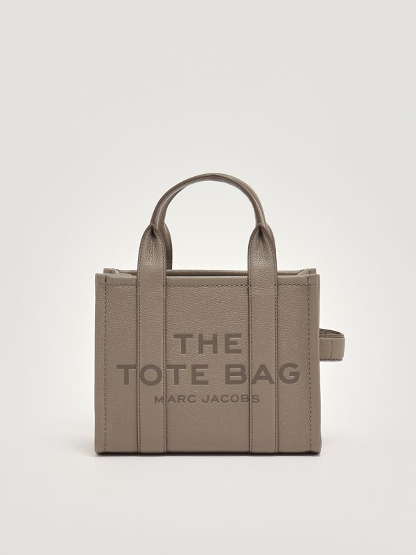 1. The Leather Small Tote Bag Small in full-grain leather for women Cement Marc Jacobs h009l01sp21