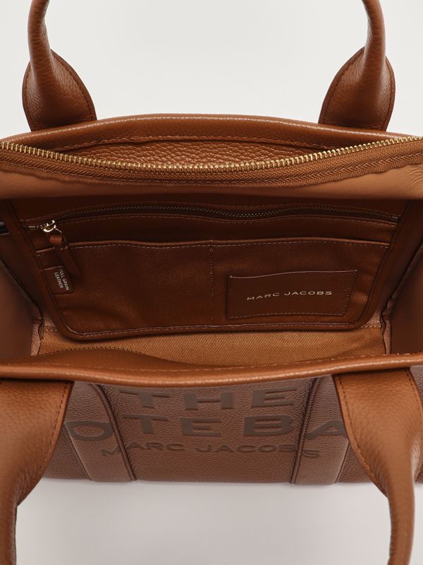 4. The Leather Medium Tote Bag in full grain leather for women Argan Oil Marc Jacobs h004l01pf21