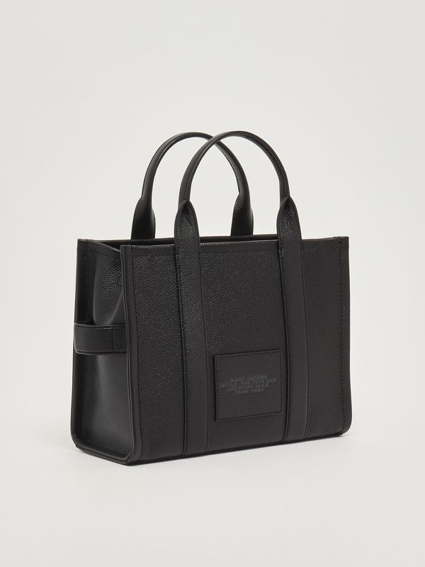 Marc Jacobs The Leather Medium Tote Bag in full grain leather for
