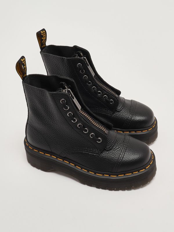 2. Botas tipo anfibio de mujer Sinclair de piel martillada Negro Dr. Martens 22564001