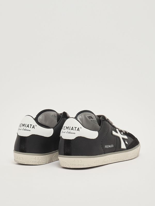 3. Zapatillas de hombre Steven 5439 en ante y piel lisa Negro-Blanco Premiata ste05439