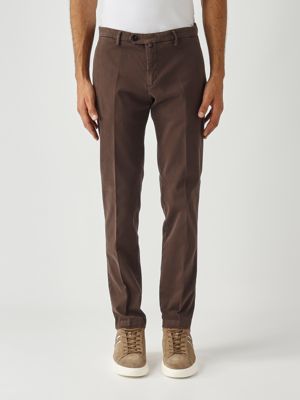 Herrenhose BG04 aus Stretch-Baumwoll-Gabardine in schmaler Passform Dunkelbraun Briglia