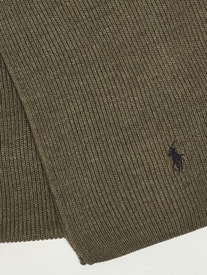 2. Bufanda de lana para hombre Verde Oliva