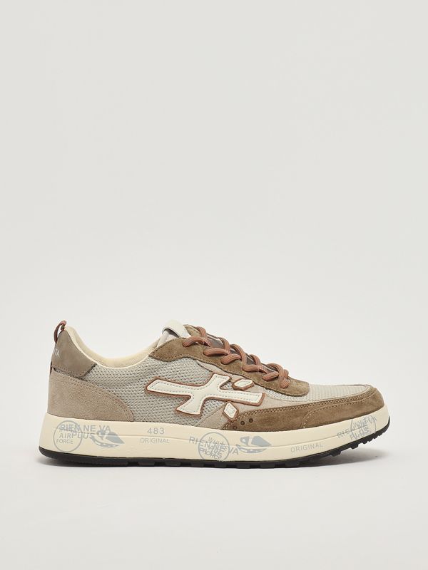 1. Zapatillas para hombre Nous 7724 de piel y malla Tórtola-Camello Premiata nou07724