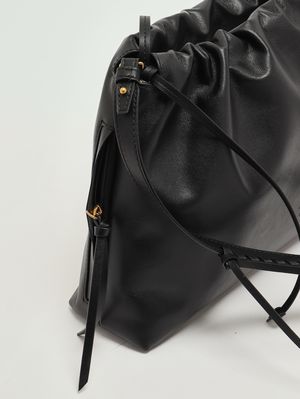 7. Bolso clutch de piel para mujer Negro