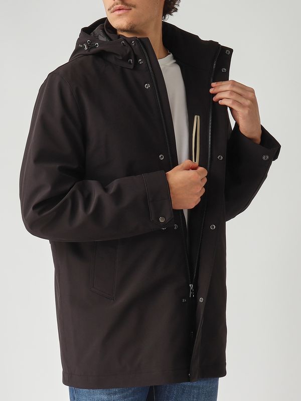 5. Parka homme en tissu softshell Noir Woolrich cfwoou2017mrut3496