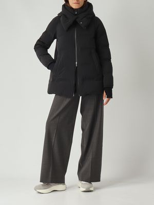 2. Plumífero de mujer en New Impact Negro