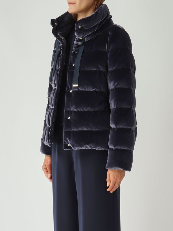 3. Plumífero de terciopelo para mujer Azul marino Herno pi002180d15020s